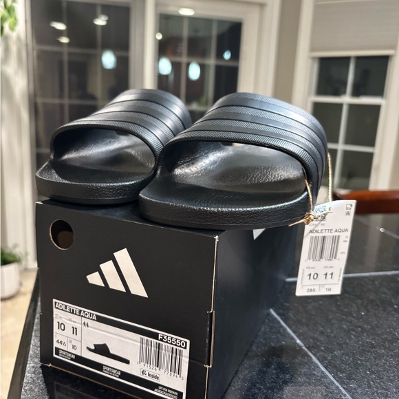 Adidas Adilette Aqua Black Sandals - Picture 4 of 4
